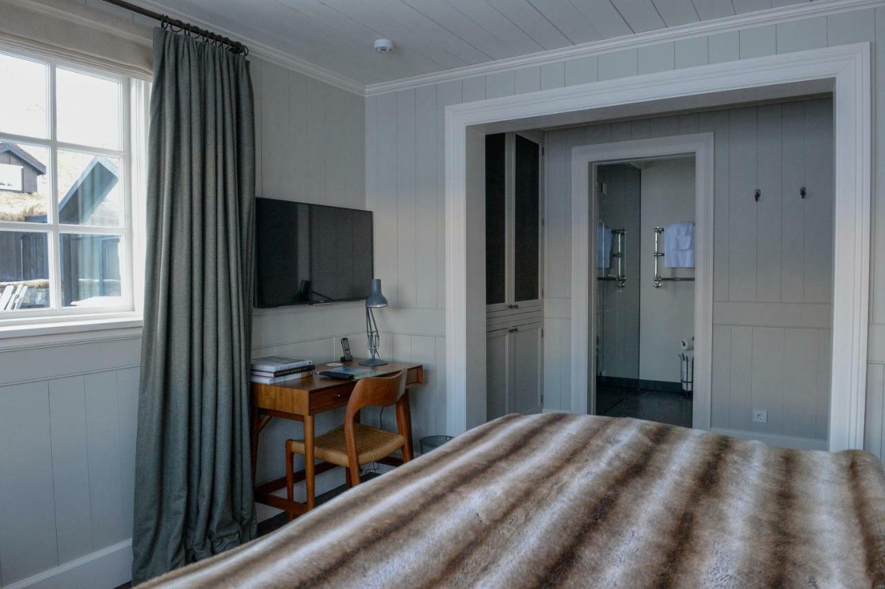 Hotel Eleven Experience Deplar Farm Knappstathir Exterior foto